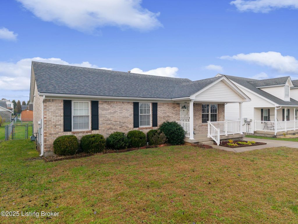 Photo of 8805 Persistence Dr, Louisville, KY 40229 (MLS # 1704481)