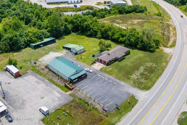 605 CEDAR GROVE RD, SHEPHERDSVILLE, KY 40165 - Image 6c02419b8fe149dfd3c86d9453972df4/1419554325