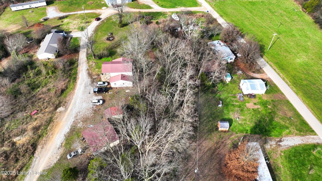 Photo of 1564 Miller Rd, Campbellsville, KY 42718 (MLS # 1704646)