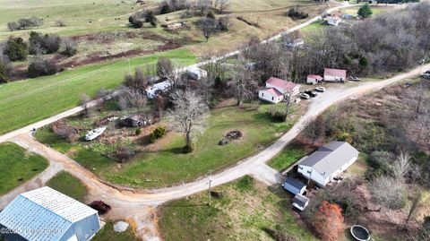Photo of 1564 Miller Rd, Campbellsville, KY 42718 (MLS # 1704646)