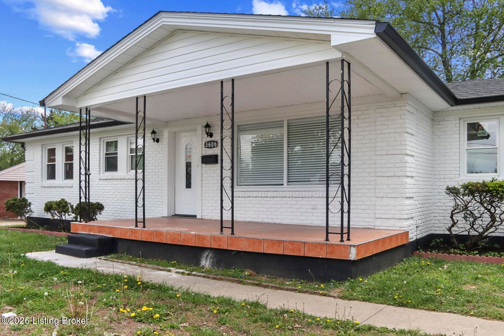 Photo of 3606 Otter Ct, Louisville, KY 40219 (MLS # 1714105)