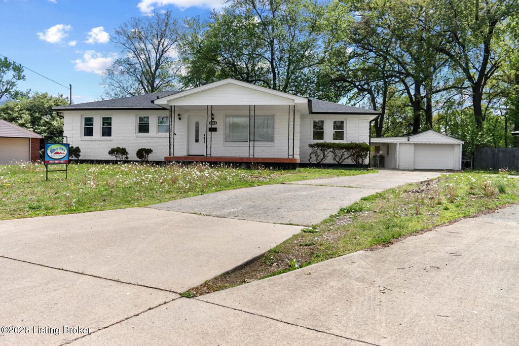 Photo of 3606 Otter Ct, Louisville, KY 40219 (MLS # 1714105)
