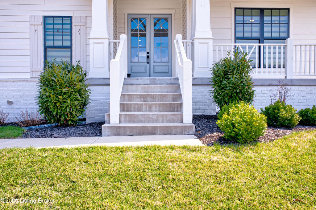 Photo of 17801 Shakes Creek Dr, Louisville, KY 40023 (MLS # 1712317)