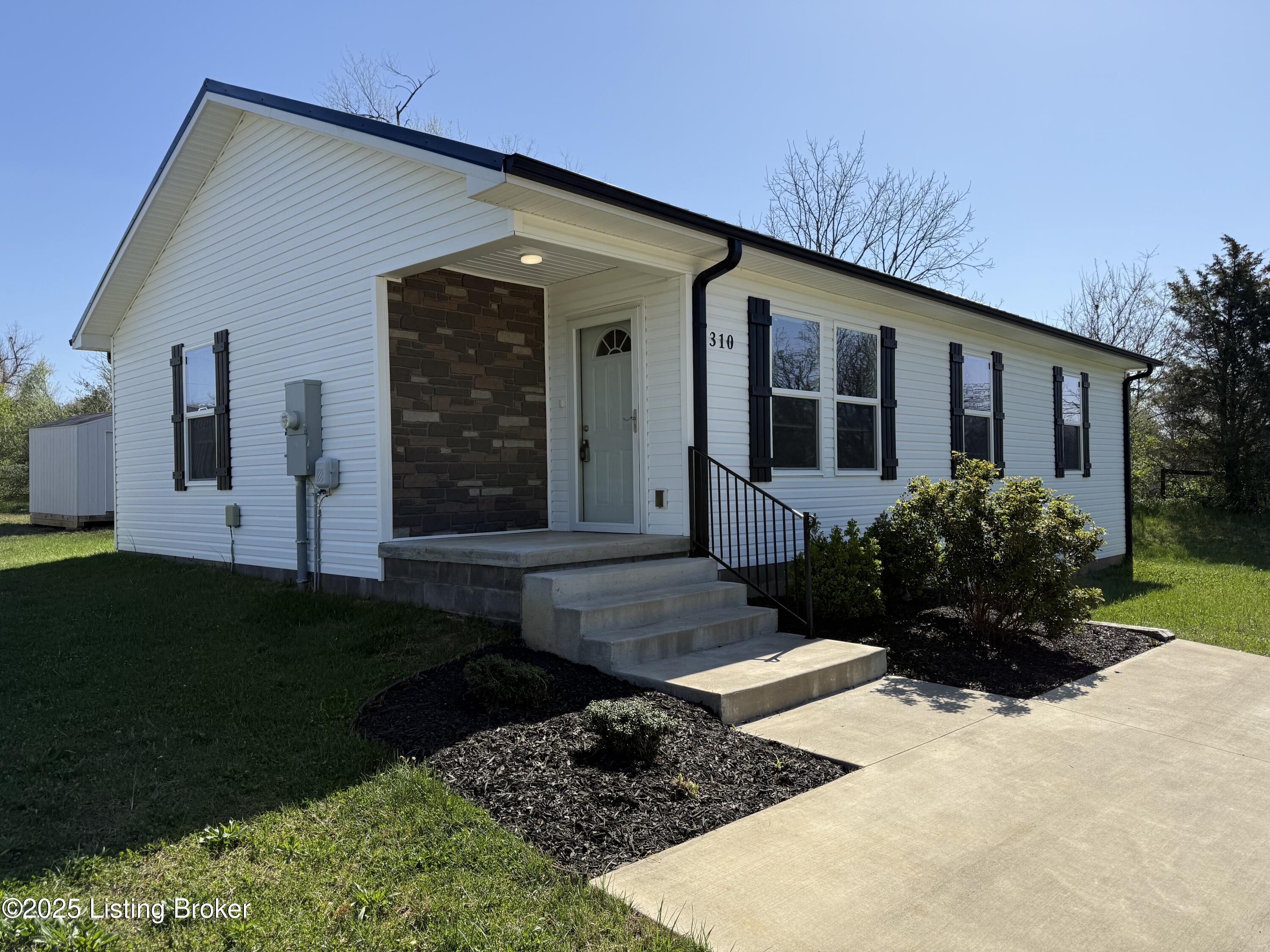 310 Moore Dr, Elizabethtown, Pennsylvania image 3
