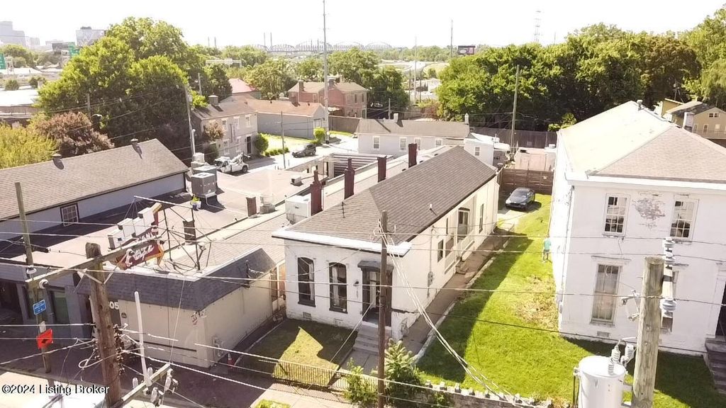 Photo of 1607 Story Ave, Louisville, KY 40206 (MLS # 1713972)