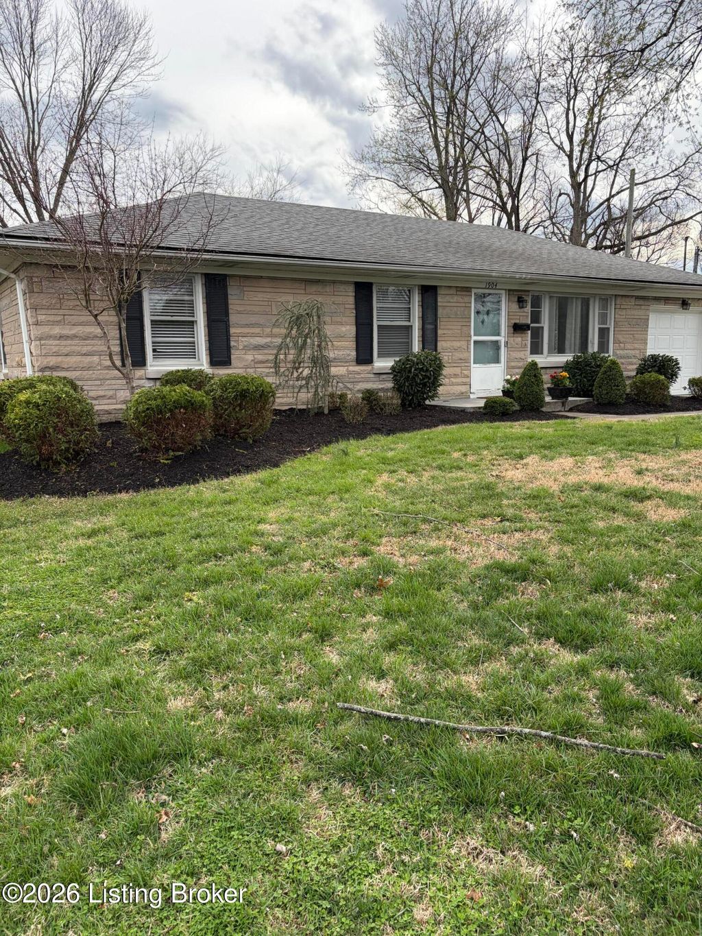Photo of 1904 Lampter St, Louisville, KY 40216 (MLS # 1711596)