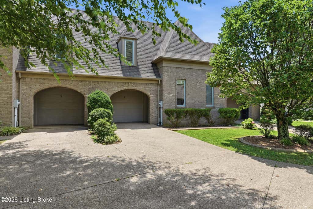 Photo of 115 Manor Ave #E, Bardstown, KY 40004 (MLS # 1723335)