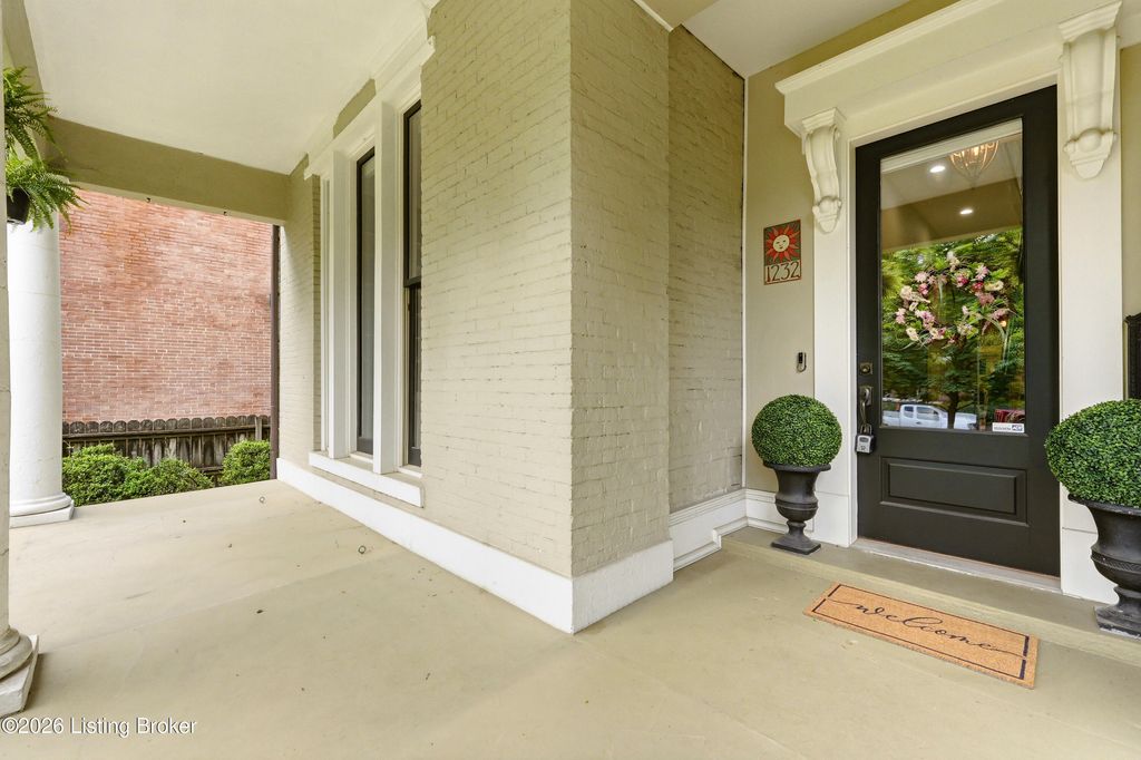 Photo of 1232 S 6th St, Louisville, KY 40203 (MLS # 1714556)