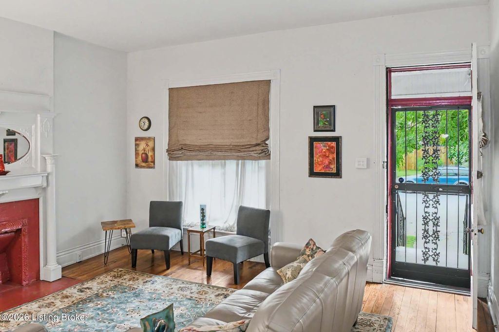 Photo of 1218 S Floyd St, Louisville, KY 40203 (MLS # 1718853)