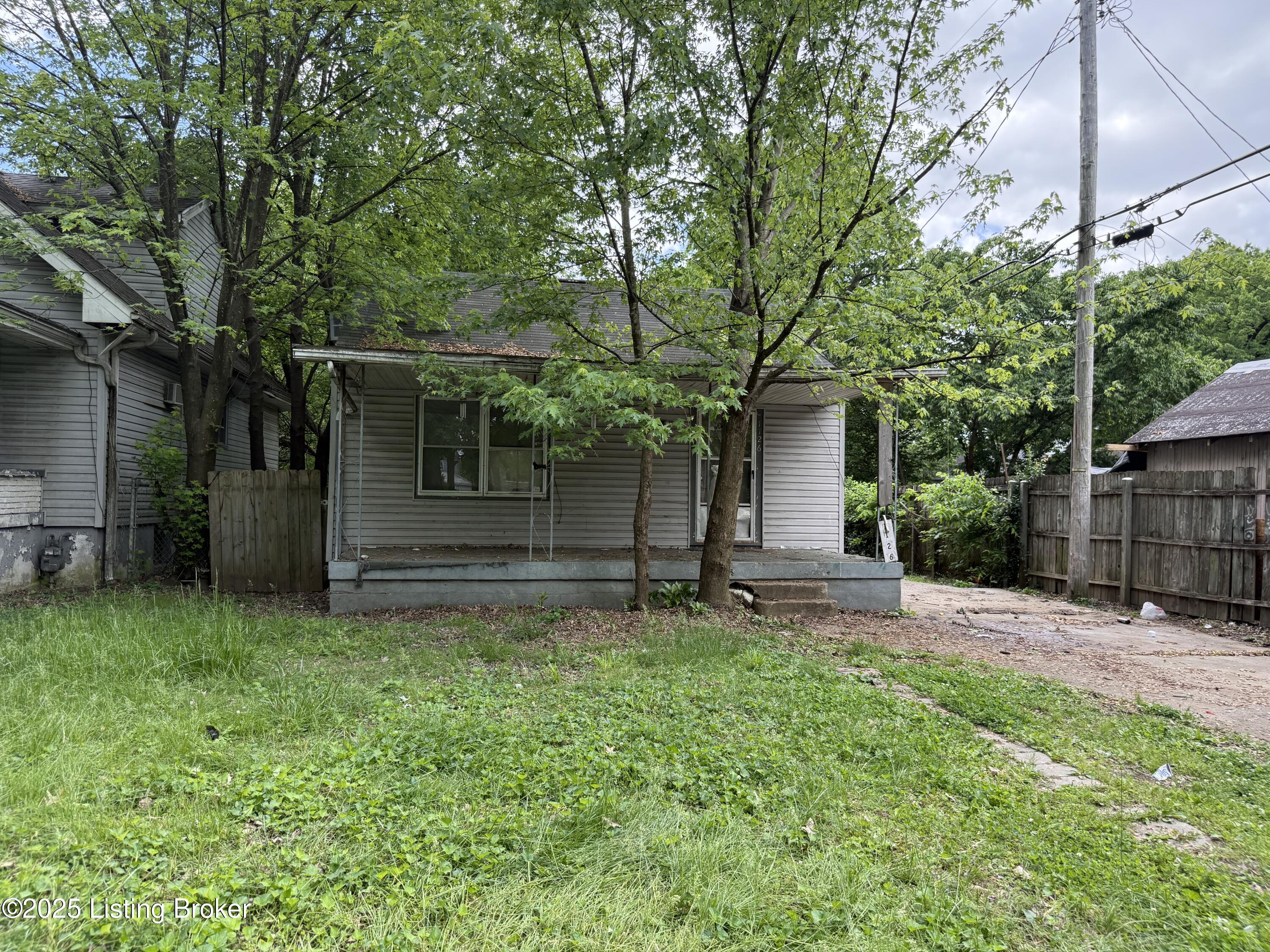 1126 Euclid Ave, Louisville, Pennsylvania image 1