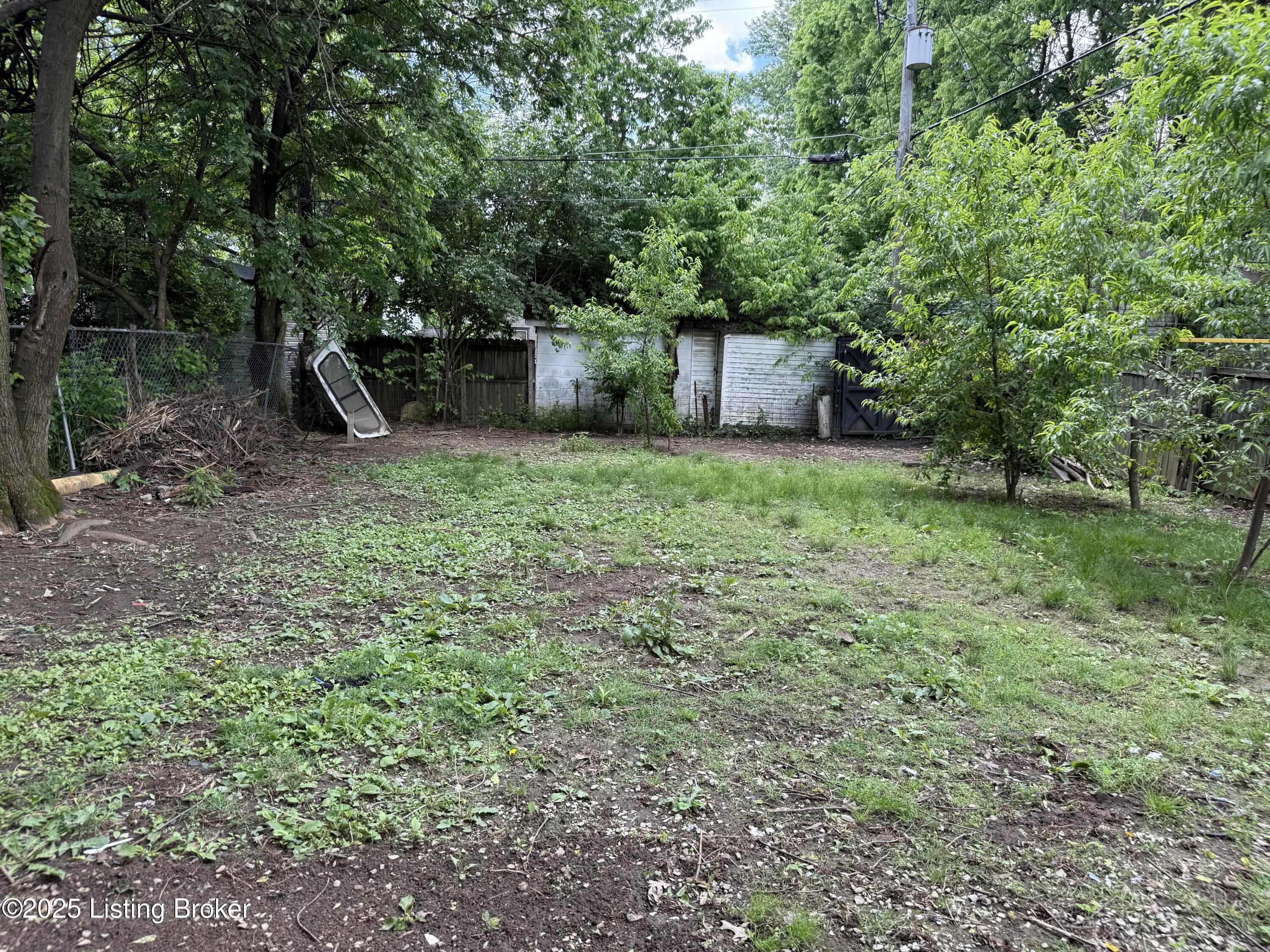 1126 Euclid Ave, Louisville, Pennsylvania image 4