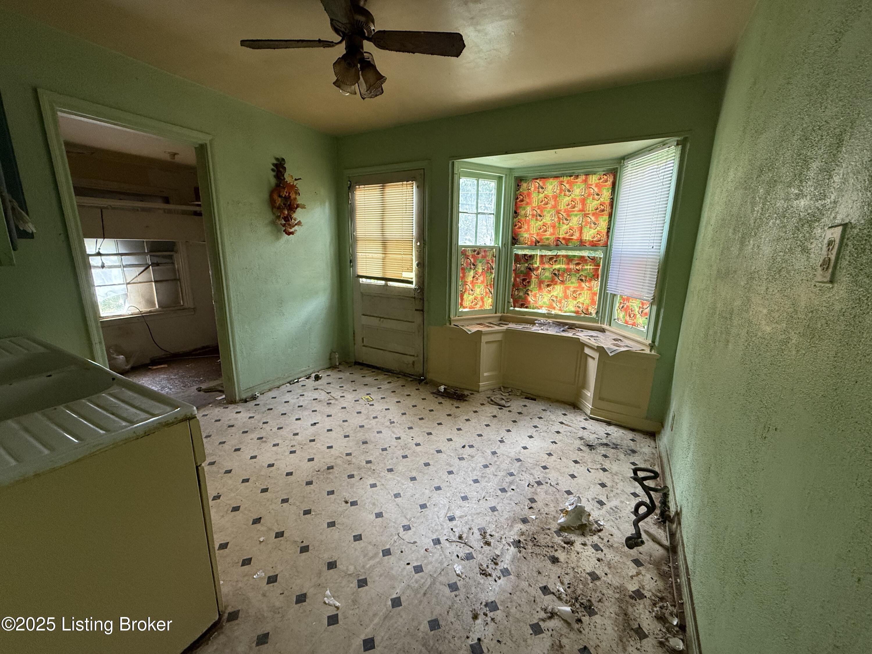 1126 Euclid Ave, Louisville, Pennsylvania image 13