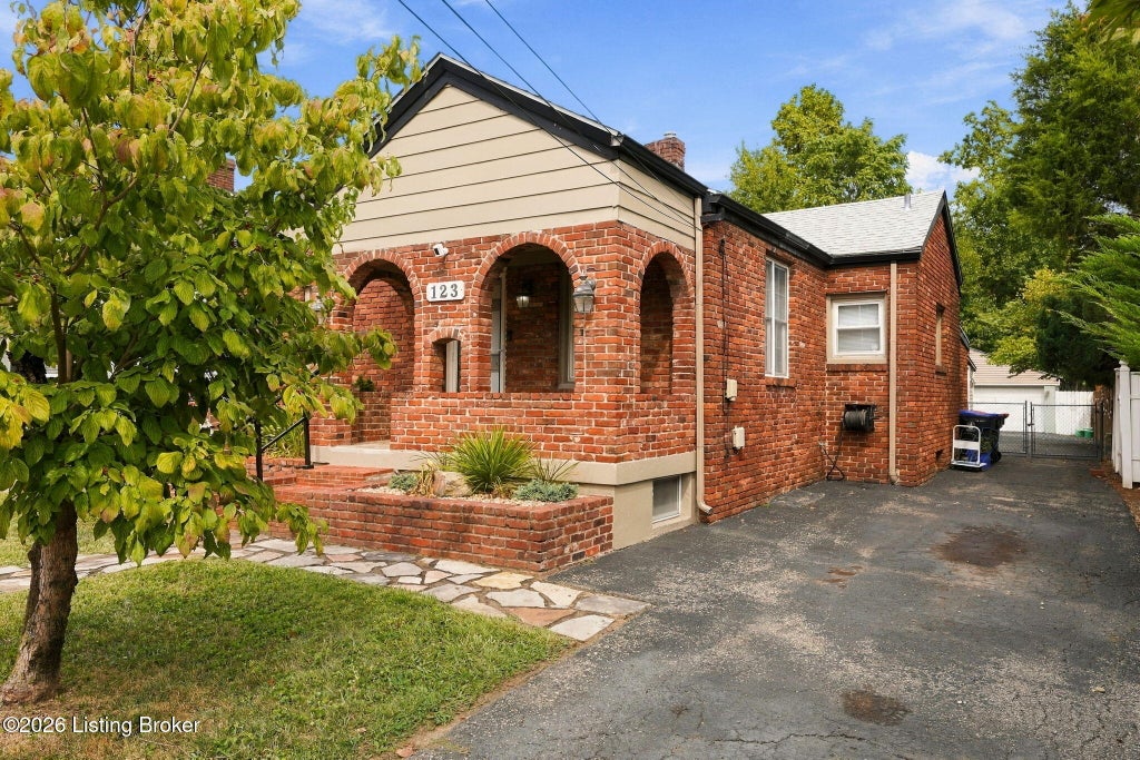 Photo of 123 Ottawa Ave, Louisville, KY 40214 (MLS # 1730228)