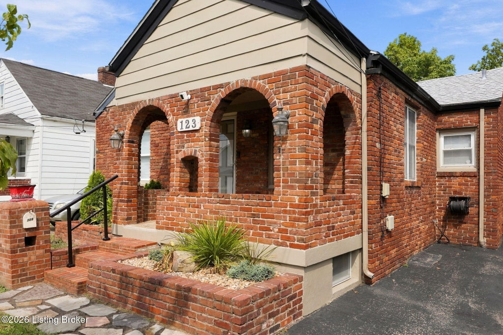 Photo of 123 Ottawa Ave, Louisville, KY 40214 (MLS # 1730228)
