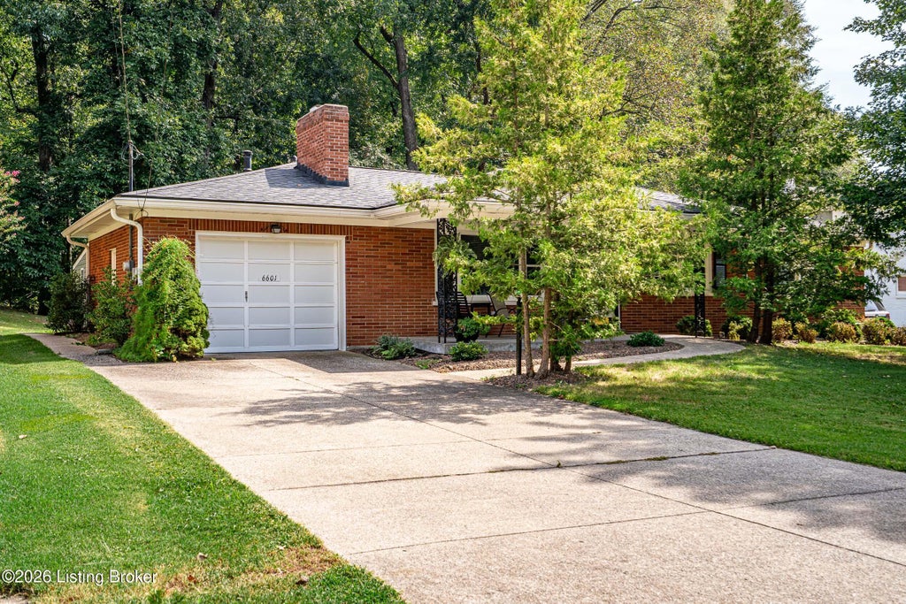 Photo of 6601 Norway Dr, Louisville, KY 40214 (MLS # 1729937)