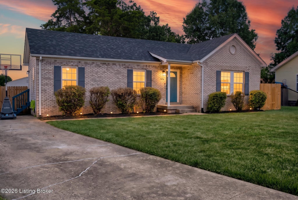 Photo of 126 Deerfield Ct, Shepherdsville, KY 40165 (MLS # 1728347)