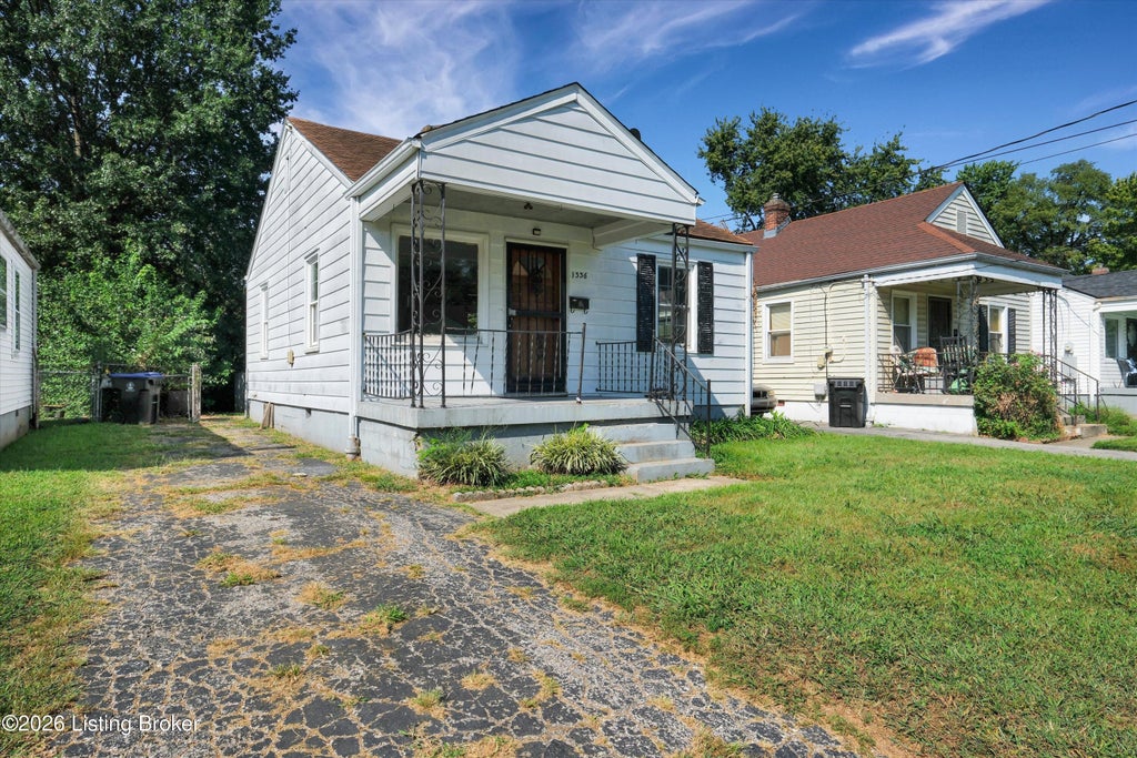 Photo of 1336 Thornberry Ave, Louisville, KY 40215 (MLS # 1727959)