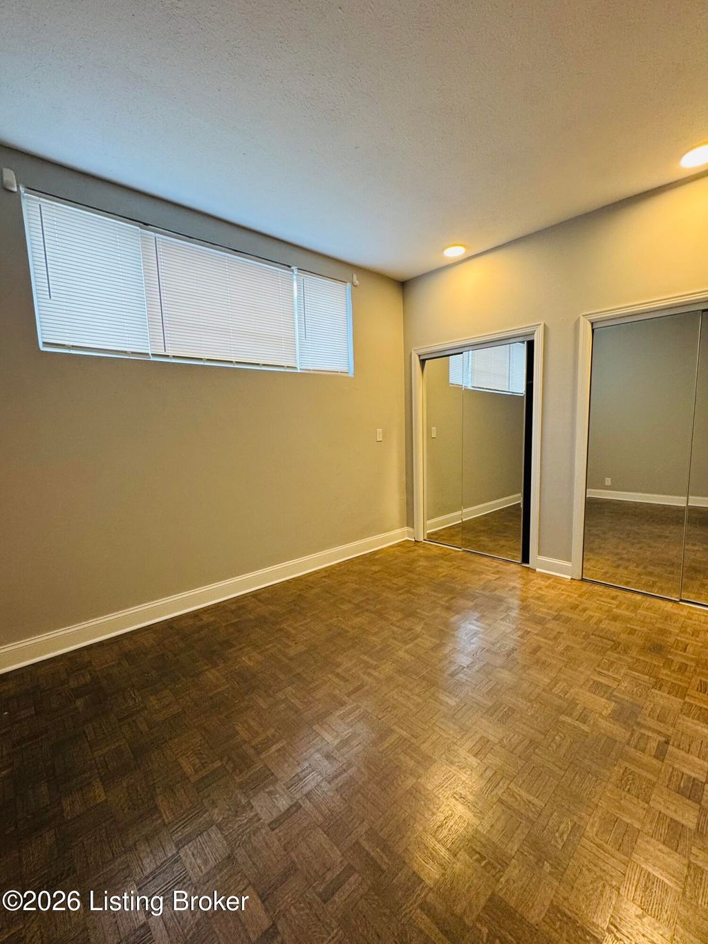 Photo of 153 Thierman Ln #105, Louisville, KY 40207 (MLS # 1706125)