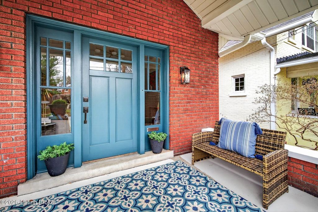 Photo of 1946 Roanoke Ave, Louisville, KY 40205 (MLS # 1711698)