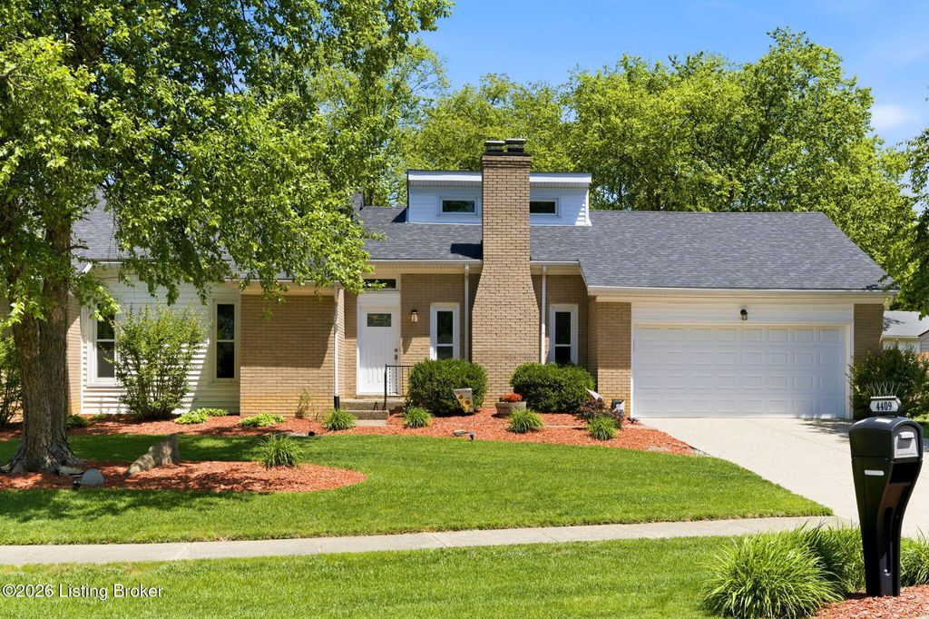 Photo of 4409 Green Pine Dr, Louisville, KY 40220 (MLS # 1717183)