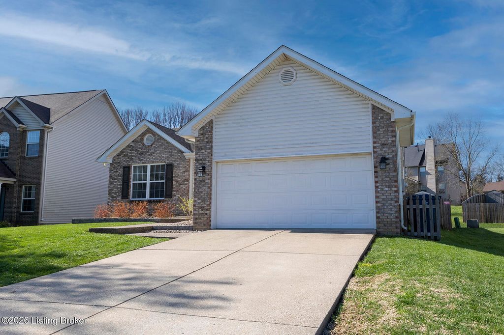 Photo of 308 Woodland Lakes Dr, La Grange, KY 40031 (MLS # 1712843)