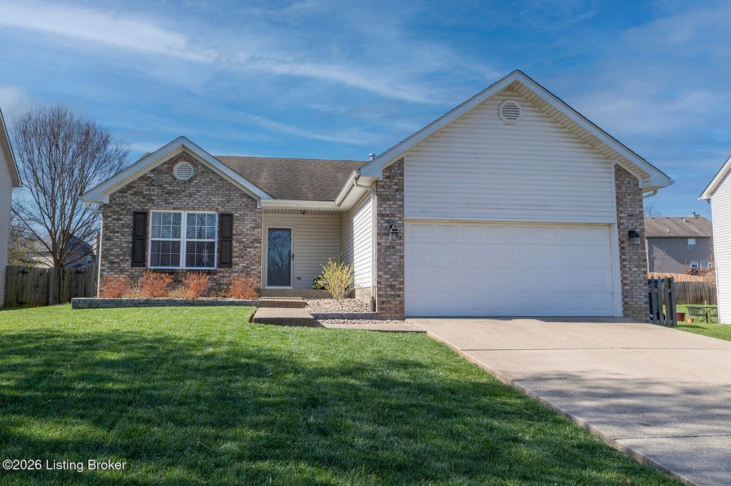 Photo of 308 Woodland Lakes Dr, La Grange, KY 40031 (MLS # 1712843)