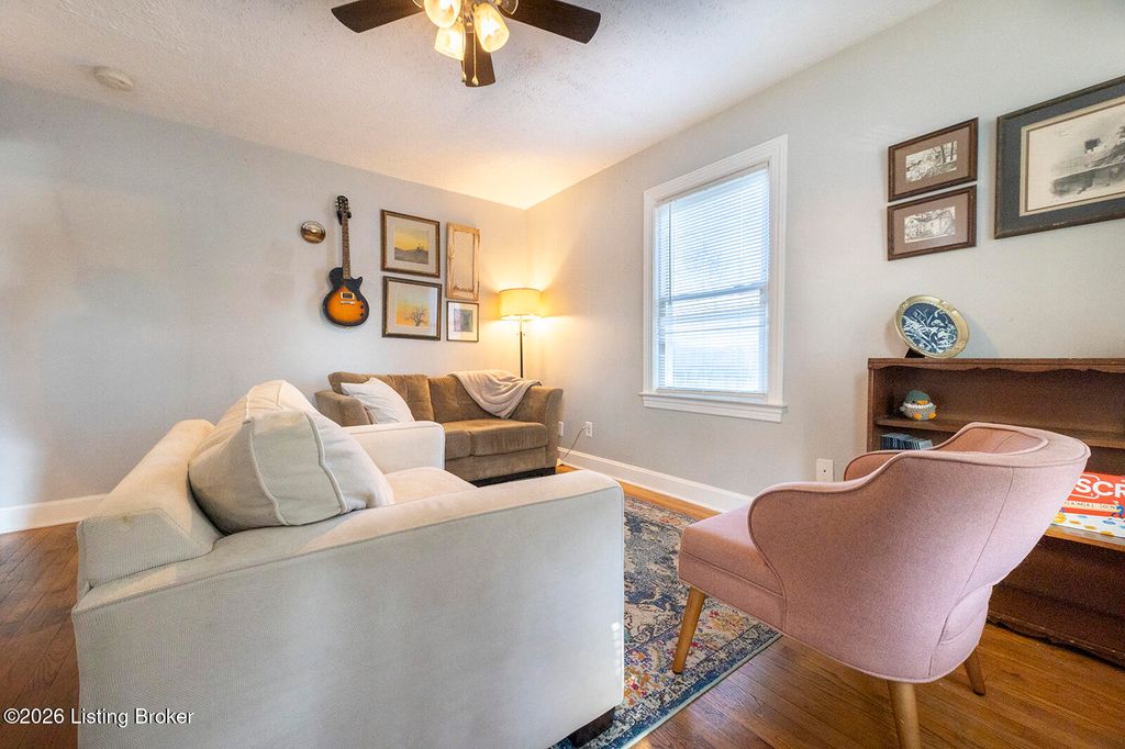 Photo of 905 Camden Ave, Louisville, KY 40215 (MLS # 1717939)