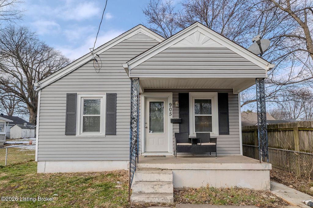 Photo of 905 Camden Ave, Louisville, KY 40215 (MLS # 1717939)