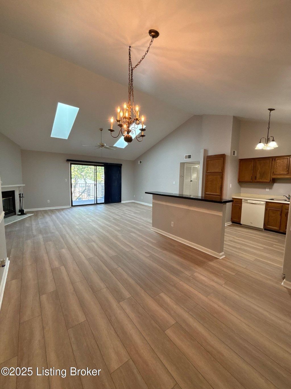 Photo of 816 Washburn Ave #APT 16, Louisville, KY 40222 (MLS # 1704282)