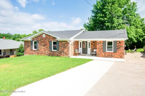 Homes For Sale - 136 Goodloe Ave<br/> Bloomfield, KY 40008
