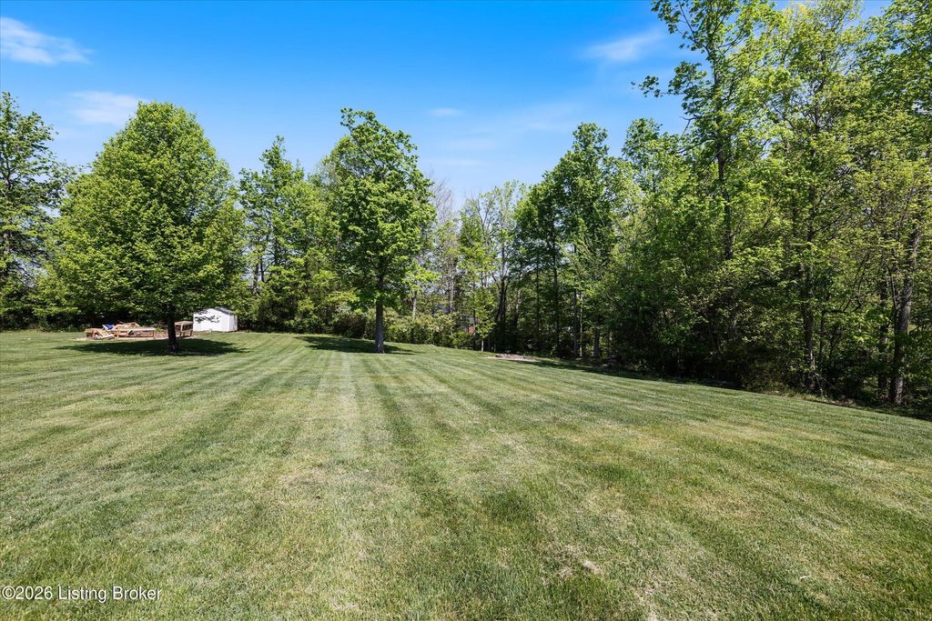 Photo of 6908 Colton Rd, Crestwood, KY 40014 (MLS # 1715634)