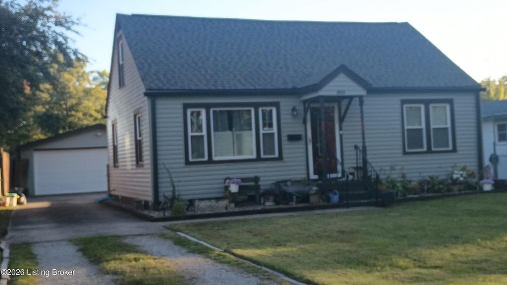 Photo of 2610 Franklin Ave, Louisville, KY 40216 (MLS # 1714470)