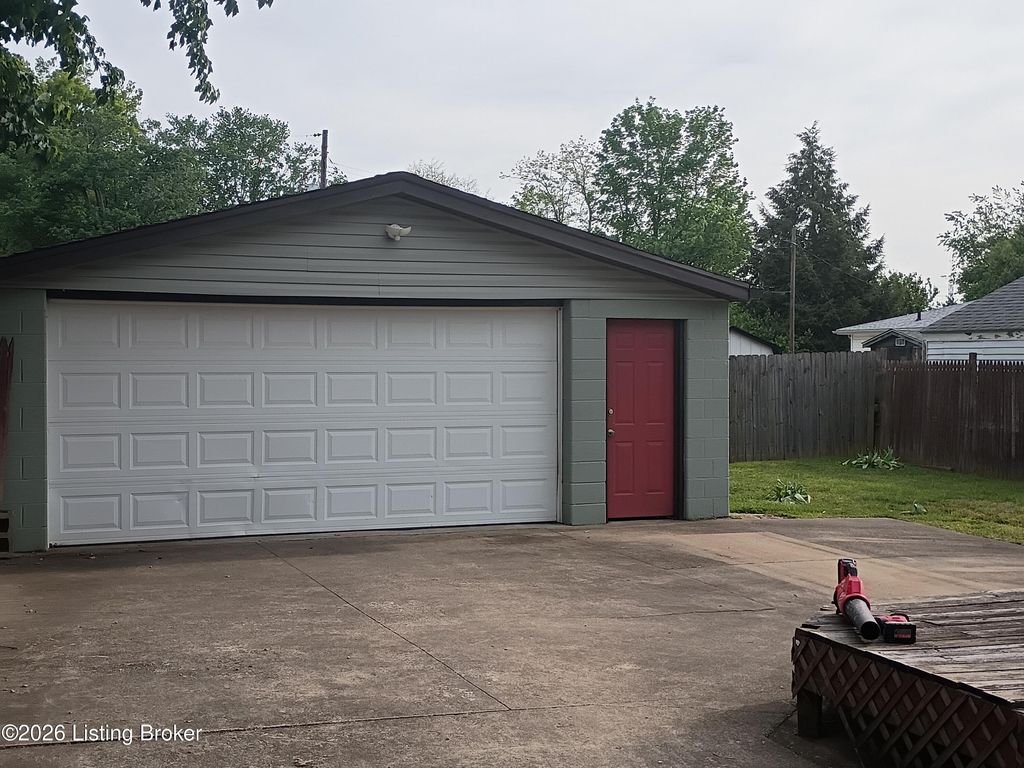 Photo of 2610 Franklin Ave, Louisville, KY 40216 (MLS # 1714470)