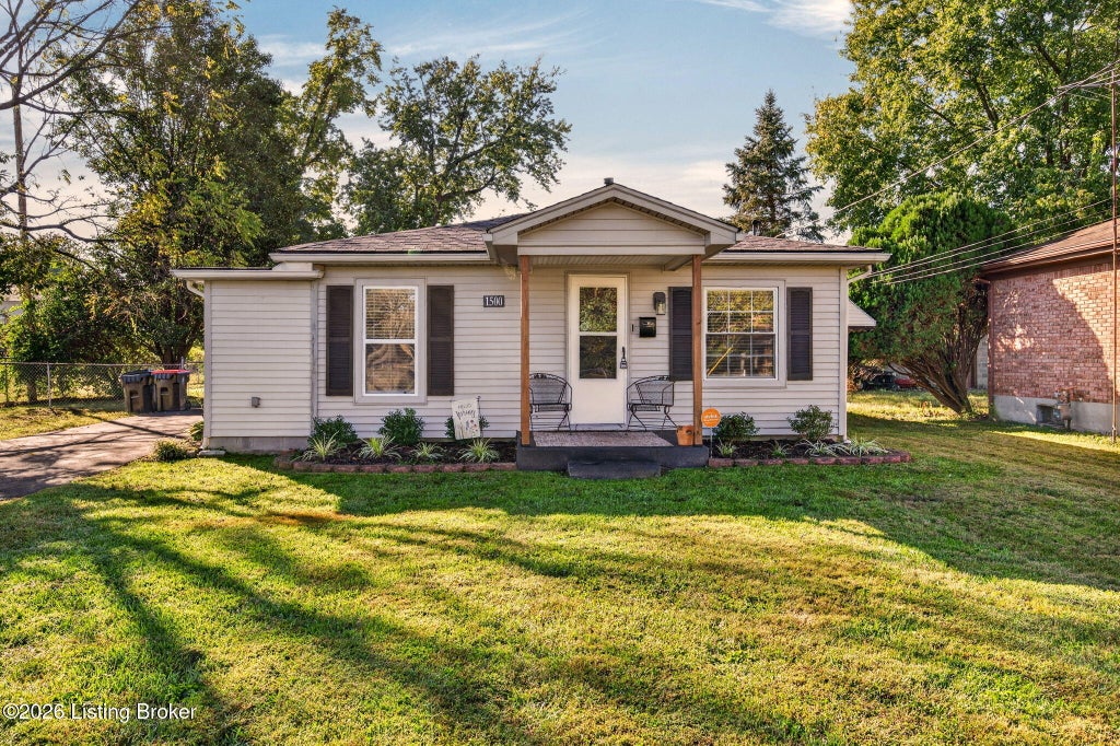 Photo of 1500 Cornette Way, Louisville, KY 40216 (MLS # 1732659)