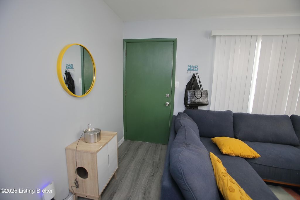 Photo of 210 Derby Ave, Louisville, KY 40218 (MLS # 1705357)