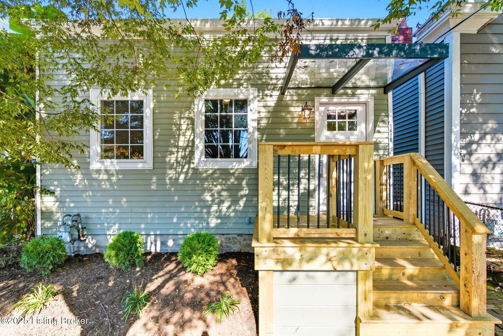 Photo of 1419 Debarr St, Louisville, KY 40204 (MLS # 1704732)