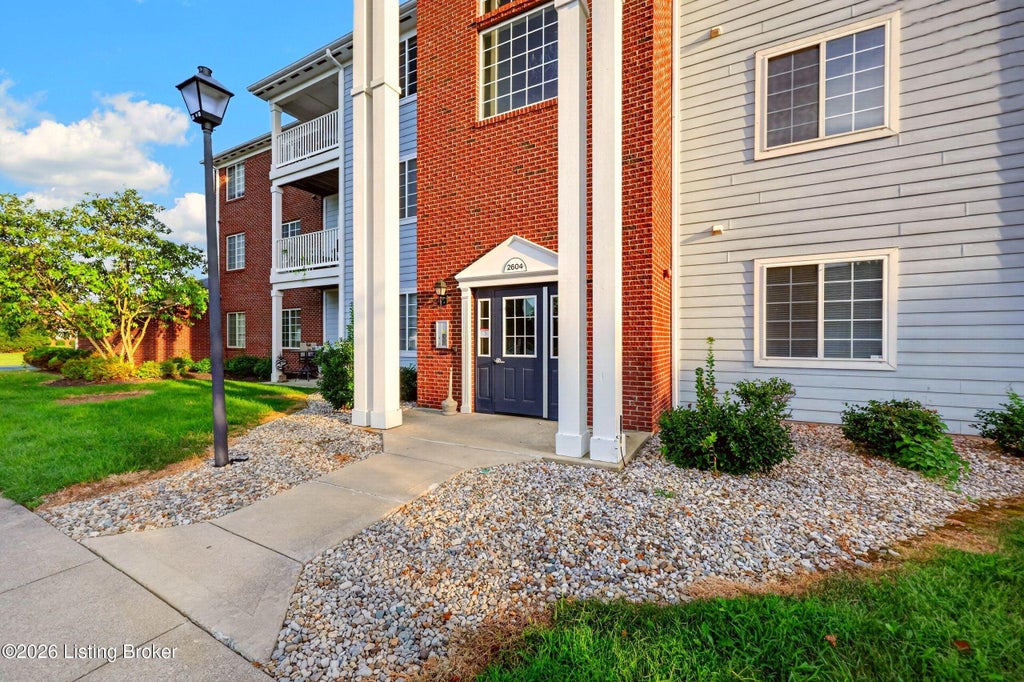 Photo of 2604 Aristocrat Pl #303, Louisville, KY 40299 (MLS # 1729137)