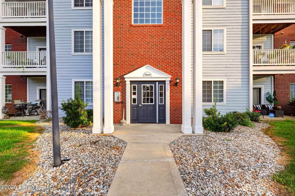 Photo of 2604 Aristocrat Pl #303, Louisville, KY 40299 (MLS # 1729137)