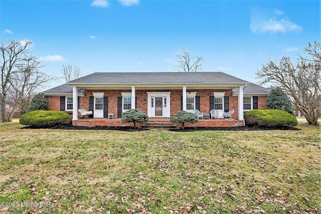 Photo of 6408 Crossbrook Dr, Pewee Valley, KY 40056 (MLS # 1705870)