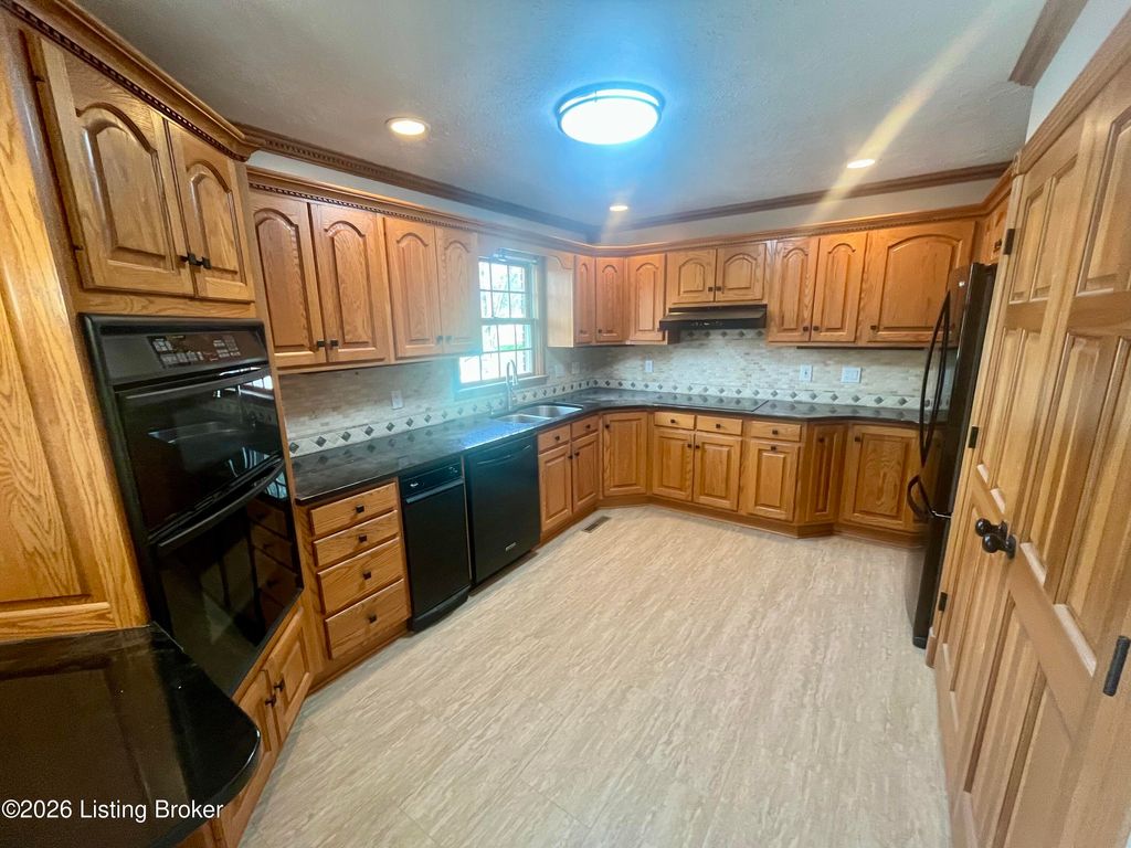 Photo of 1623 Hutcherson Ln, Elizabethtown, KY 42701 (MLS # 1715751)