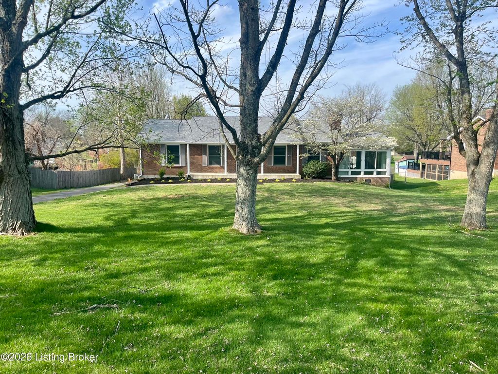 Photo of 1623 Hutcherson Ln, Elizabethtown, KY 42701 (MLS # 1715751)