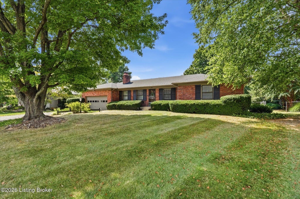 Photo of 1710 Devondale Dr, Louisville, KY 40222 (MLS # 1728839)