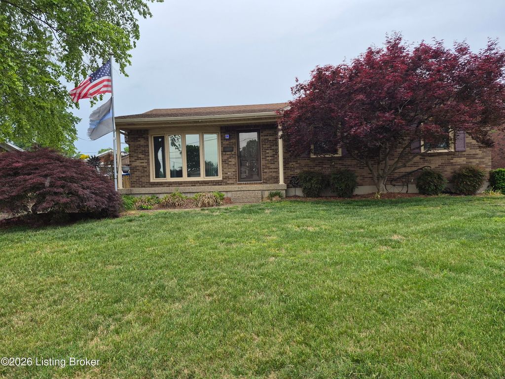 Photo of 7011 Uranus Dr, Louisville, KY 40258 (MLS # 1715734)