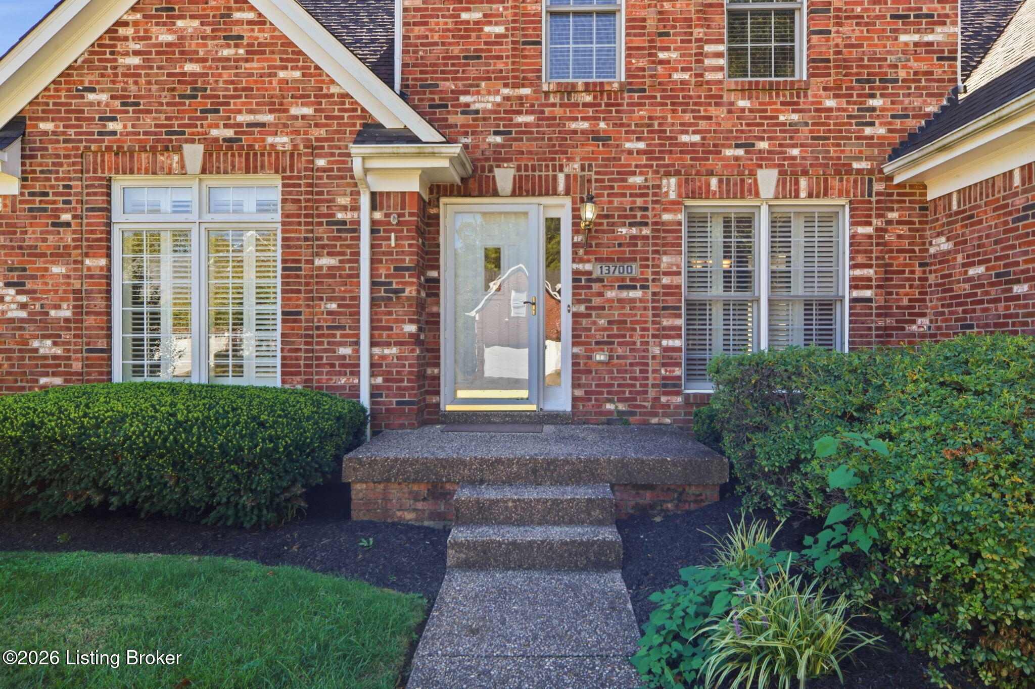 13700 Forest Bend Cir