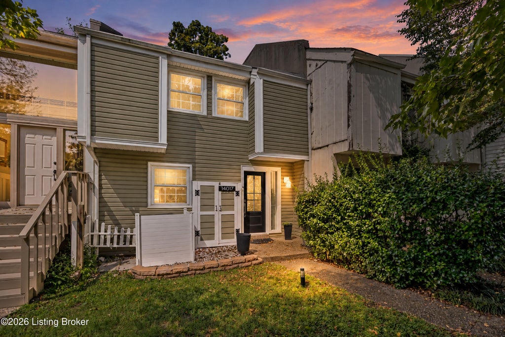 Photo of 14017 Harbour Pl, Prospect, KY 40059 (MLS # 1729342)