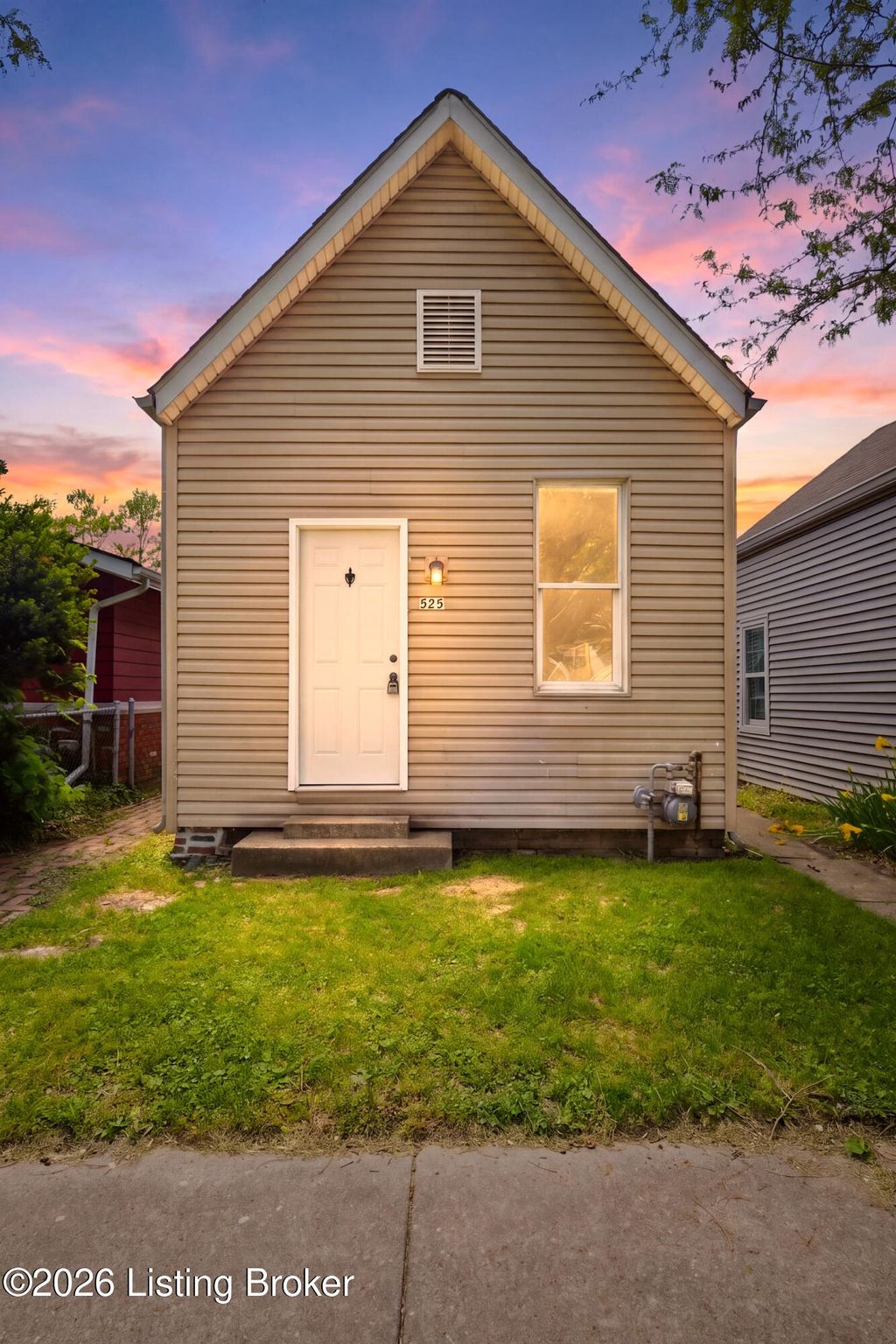 Photo of 525 E 8th St, New Albany, IN 47150 (MLS # 1714982)