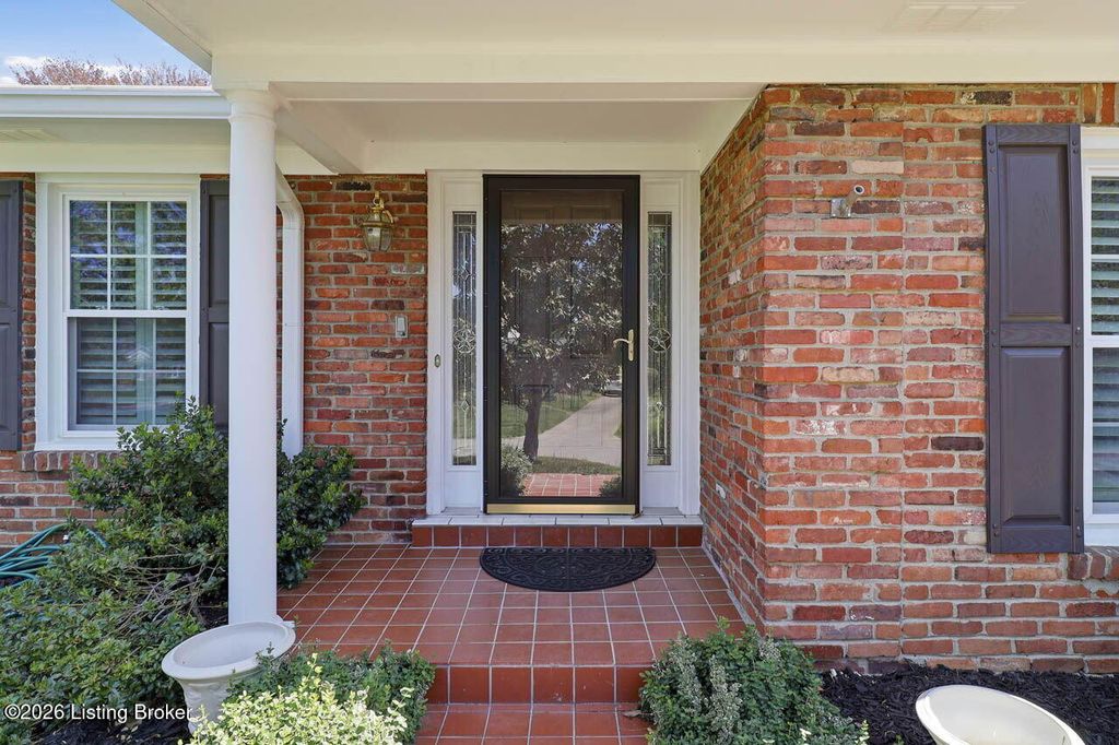 Photo of 3113 Galway Ln, Louisville, KY 40242 (MLS # 1715356)