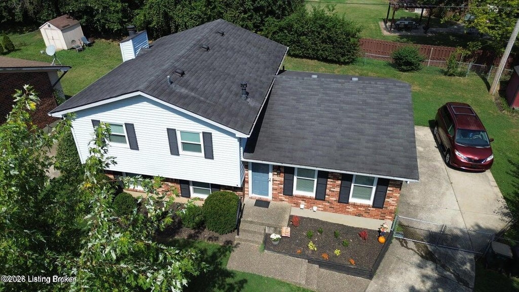 Photo of 8907 Bobrader Ct, Louisville, KY 40299 (MLS # 1730840)