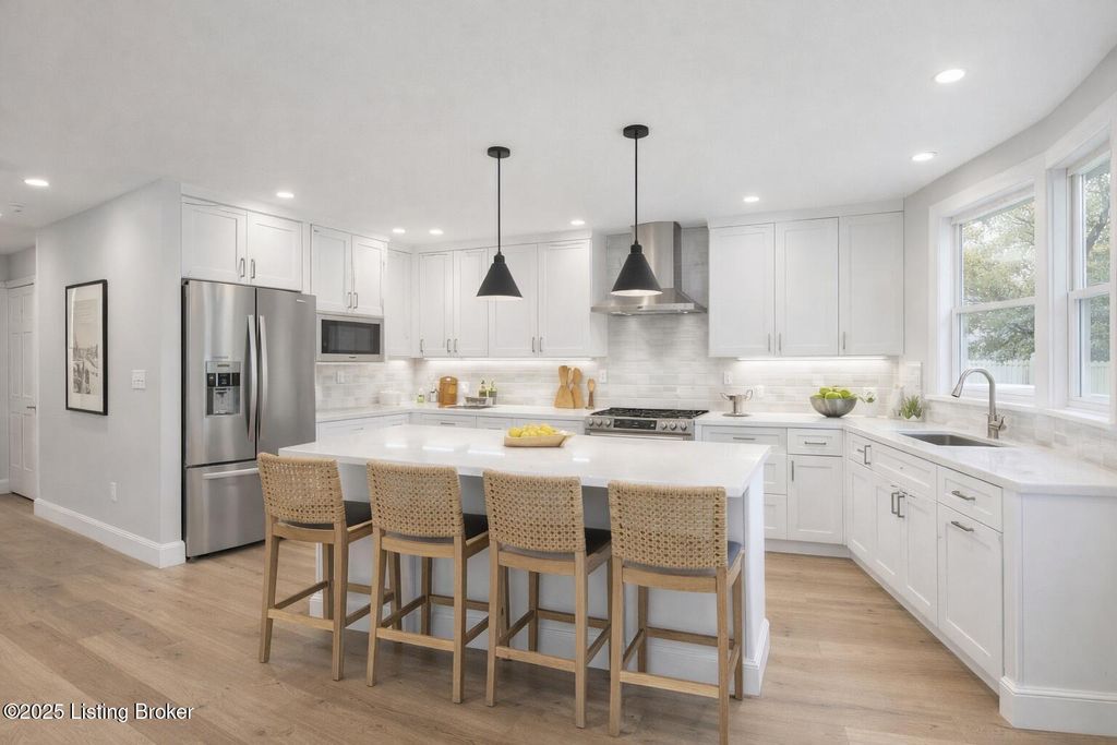 Photo of 318 N 30th St, Louisville, KY 40212 (MLS # 1705291)