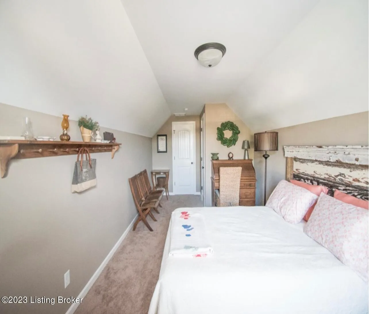 Louisville, Kentucky 40245, United States, 4 Bedrooms Bedrooms, ,2 BathroomsBathrooms,Residential,Active,143575